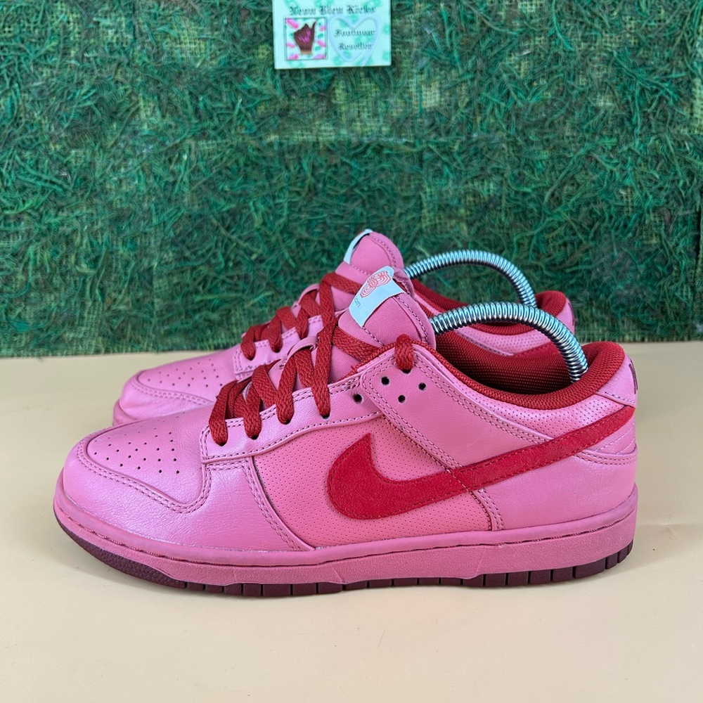Nike Dunk Low Desert Bloom Pink Sneakers (Olympic Edition) 2008 - Picture 3 of 10
